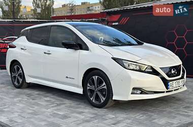 Хэтчбек Nissan Leaf 2018 в 