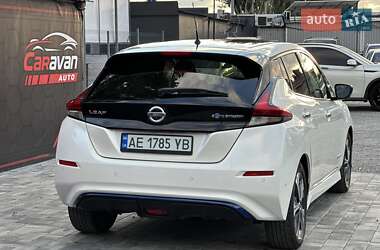 Хэтчбек Nissan Leaf 2018 в 