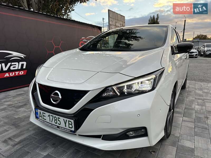 Хетчбек Nissan Leaf 2018 в Дніпрі