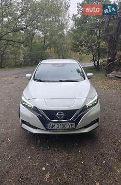 Хэтчбек Nissan Leaf 2019 в Малине