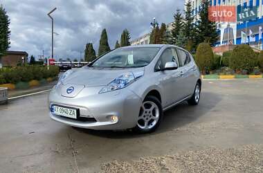 Хэтчбек Nissan Leaf 2012 в 