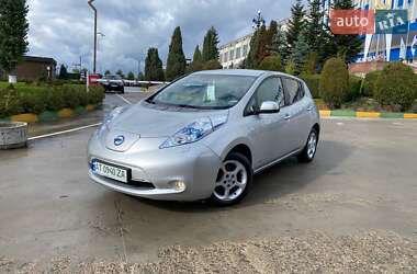 Хэтчбек Nissan Leaf 2012 в 