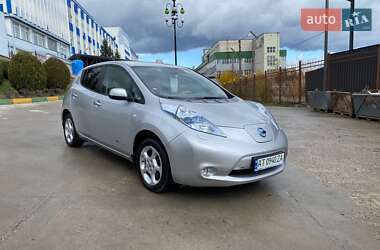 Хэтчбек Nissan Leaf 2012 в 