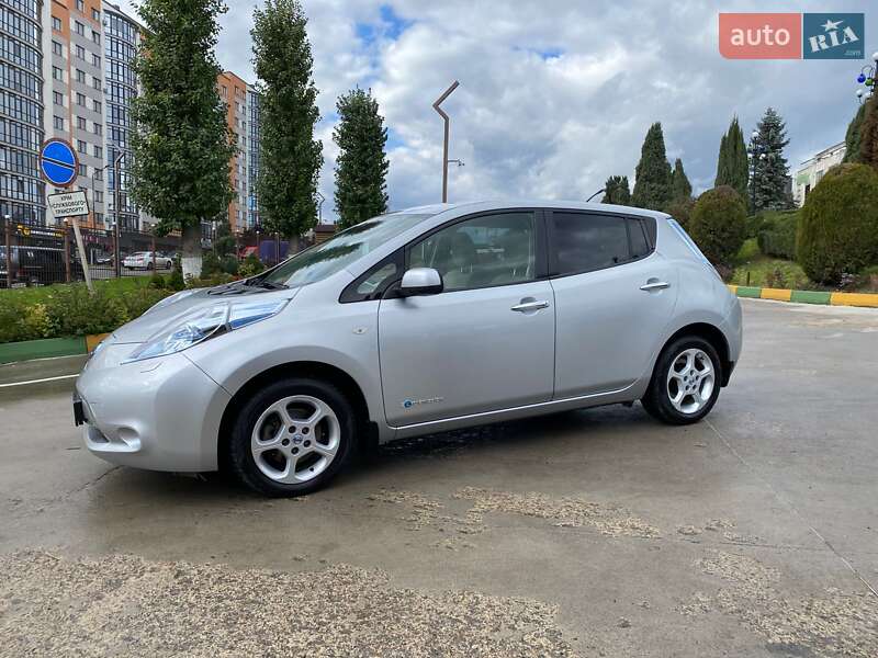 Хэтчбек Nissan Leaf 2012 в Ивано-Франковске
