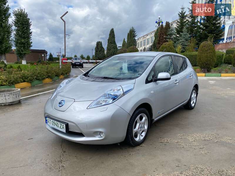 Хэтчбек Nissan Leaf 2012 в Ивано-Франковске