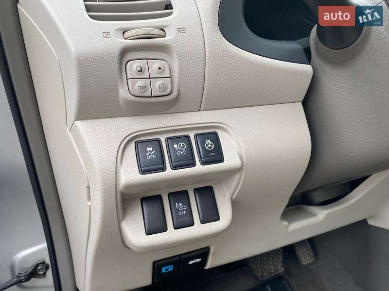 Хэтчбек Nissan Leaf 2012 в Ивано-Франковске