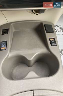 Хэтчбек Nissan Leaf 2012 в 