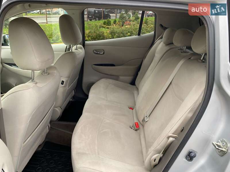 Хэтчбек Nissan Leaf 2012 в Ивано-Франковске