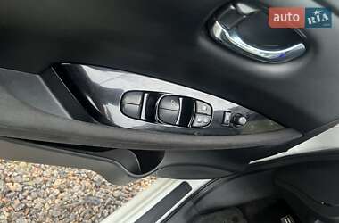 Хэтчбек Nissan Leaf 2015 в 
