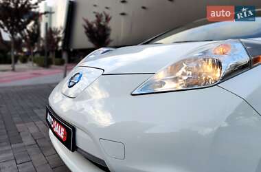Хэтчбек Nissan Leaf 2014 в 