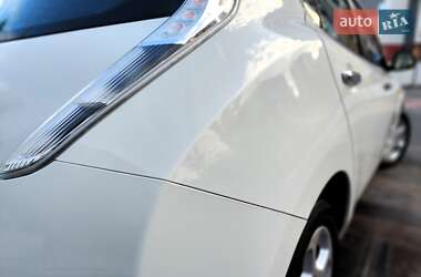 Хэтчбек Nissan Leaf 2014 в 