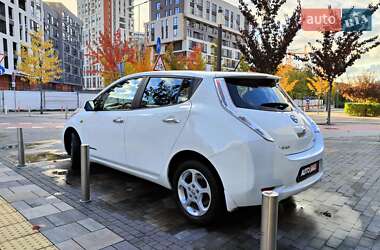 Хэтчбек Nissan Leaf 2014 в 