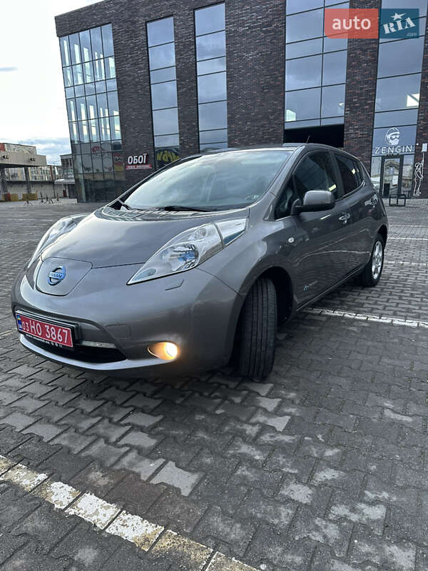 Хэтчбек Nissan Leaf 2013 в Черновцах