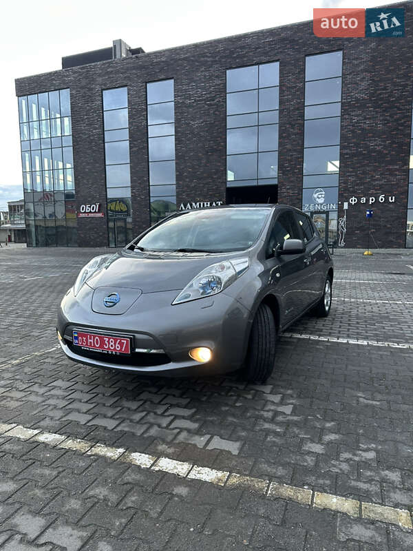Хэтчбек Nissan Leaf 2013 в Черновцах