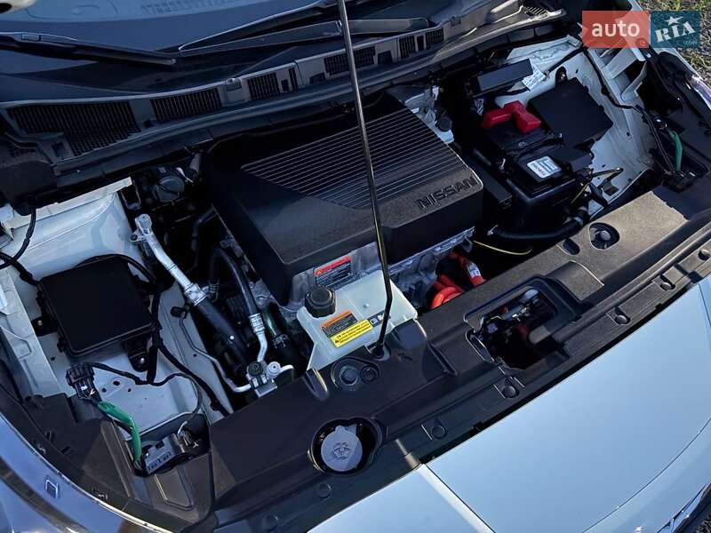 Хэтчбек Nissan Leaf 2020 в Николаеве