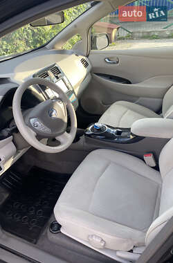 Хэтчбек Nissan Leaf 2012 в Ровно