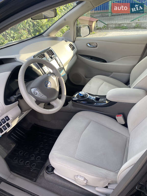 Хэтчбек Nissan Leaf 2012 в Ровно