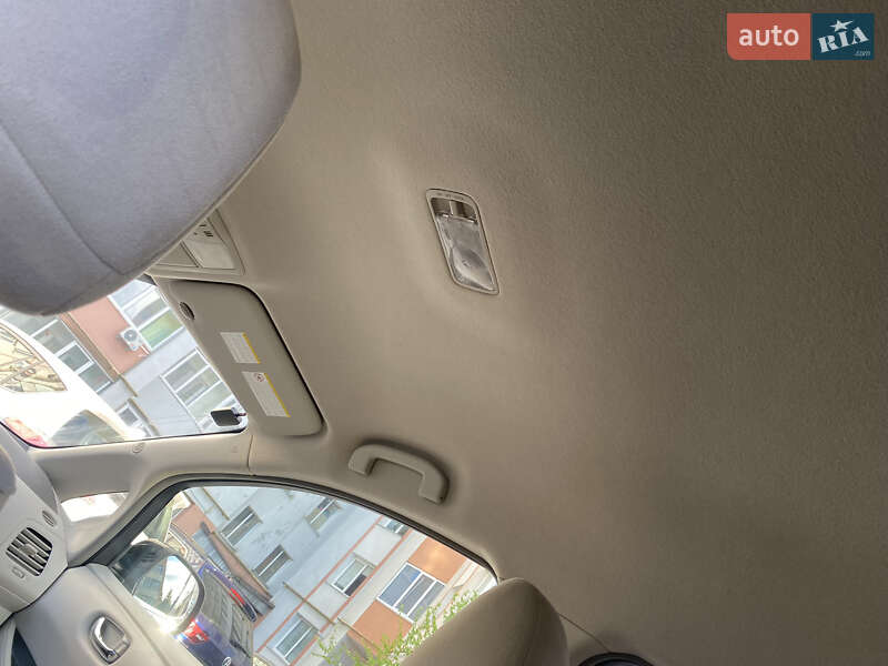 Хэтчбек Nissan Leaf 2012 в Ровно