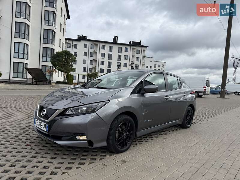 Хэтчбек Nissan Leaf 2019 в 