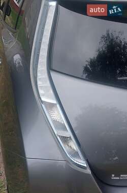 Хэтчбек Nissan Leaf 2014 в 