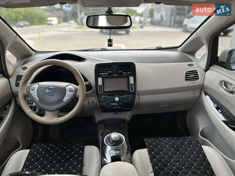 Хэтчбек Nissan Leaf 2012 в Днепре