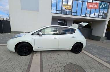 Хэтчбек Nissan Leaf 2012 в  фото 4 Хэтчбек Nissan Leaf 2012 в