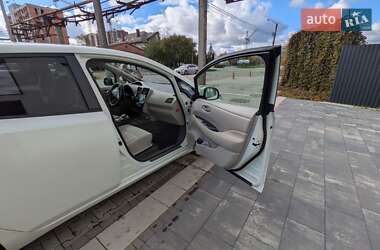 Хэтчбек Nissan Leaf 2012 в  фото 9 Хэтчбек Nissan Leaf 2012 в