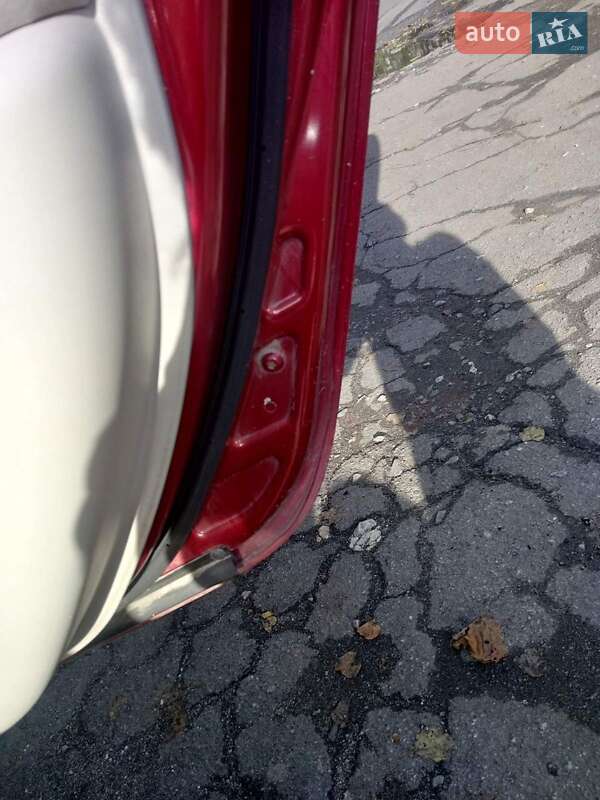 Хетчбек Nissan Leaf 2012 в 