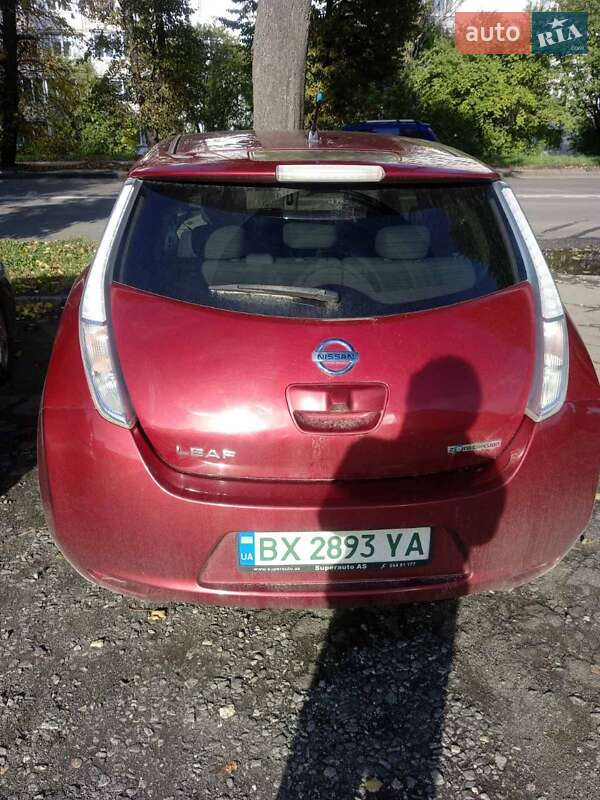 Хэтчбек Nissan Leaf 2012 в Хмельницком