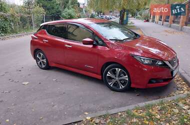 Хэтчбек Nissan Leaf 2018 в 