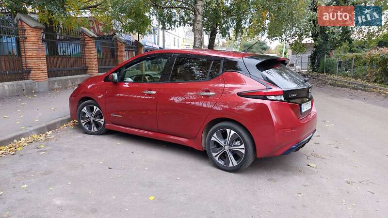 Хэтчбек Nissan Leaf 2018 в Киеве