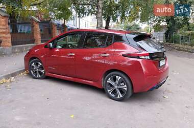 Хэтчбек Nissan Leaf 2018 в 