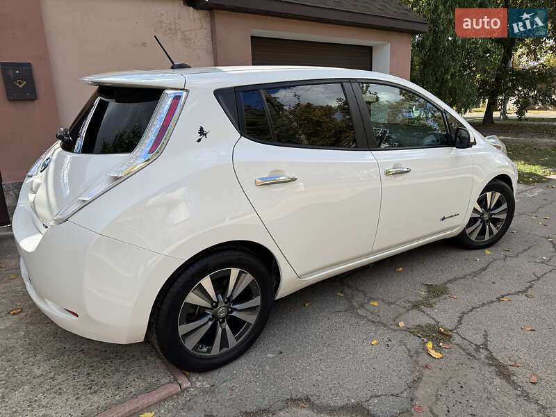 Хэтчбек Nissan Leaf 2015 в Херсоне фото 5 Хэтчбек Nissan Leaf 2015 в Херсоне
