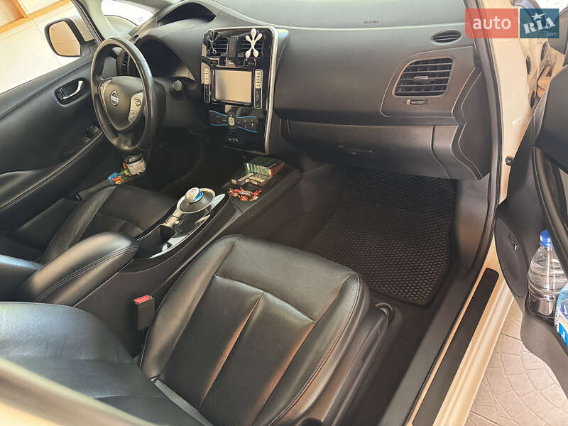 Хэтчбек Nissan Leaf 2015 в Херсоне фото 28 Хэтчбек Nissan Leaf 2015 в Херсоне