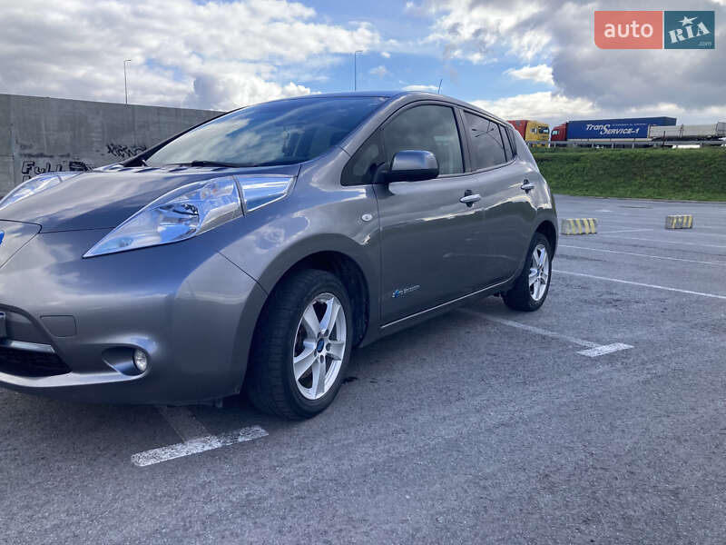 Хетчбек Nissan Leaf 2015 в Львові