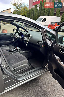 Хэтчбек Nissan Leaf 2014 в 