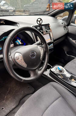 Хэтчбек Nissan Leaf 2014 в 