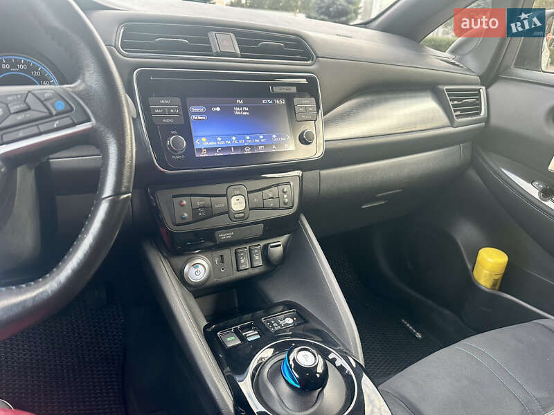 Хэтчбек Nissan Leaf 2018 в Каменском