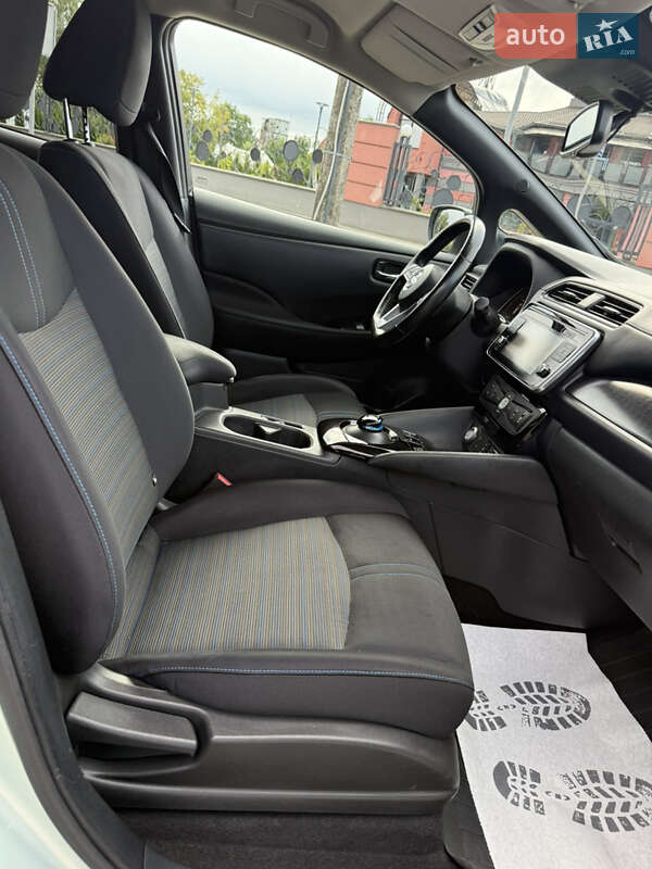 Хетчбек Nissan Leaf 2018 в Дрогобичі