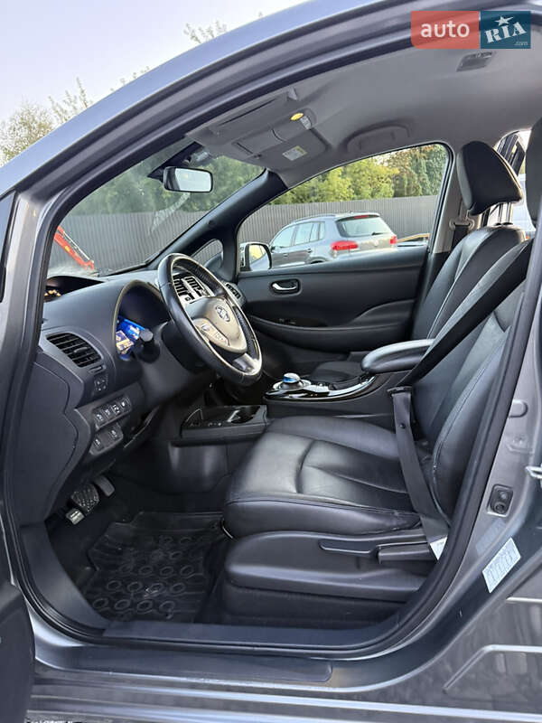Хетчбек Nissan Leaf 2013 в Дрогобичі
