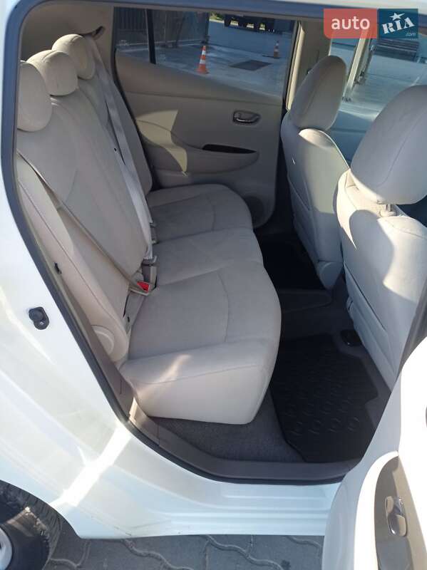 Хэтчбек Nissan Leaf 2012 в Коломые фото 12 Хэтчбек Nissan Leaf 2012 в Коломые