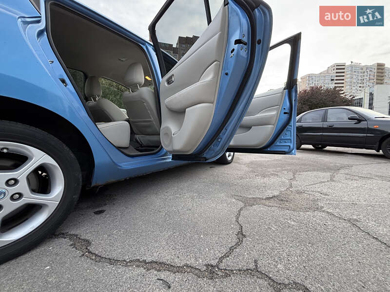Хэтчбек Nissan Leaf 2012 в Киеве фото 10 Хэтчбек Nissan Leaf 2012 в Киеве