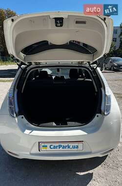 Хэтчбек Nissan Leaf 2015 в 