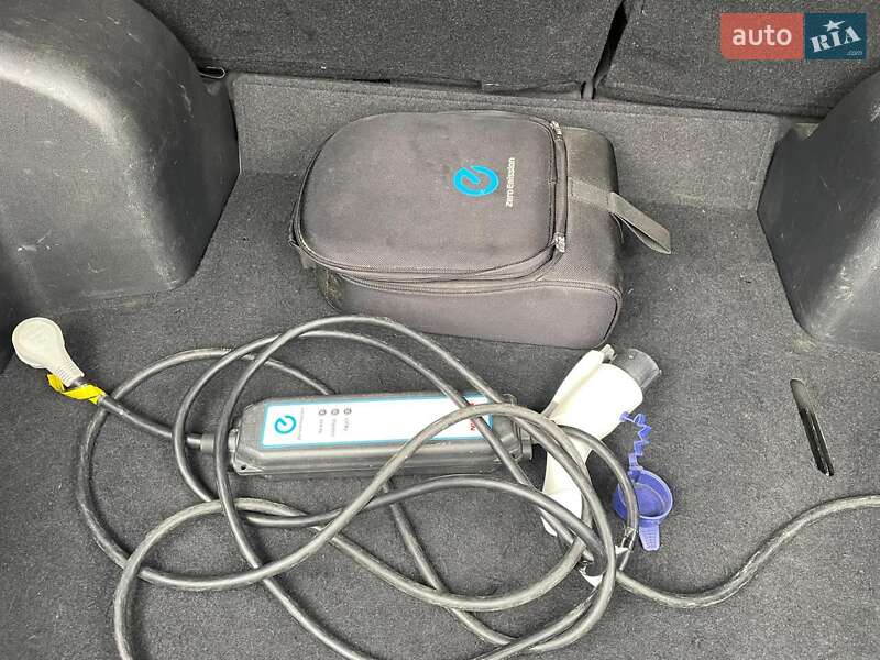 Хетчбек Nissan Leaf 2013 в Чернівцях фото 9 Хетчбек Nissan Leaf 2013 в Чернівцях