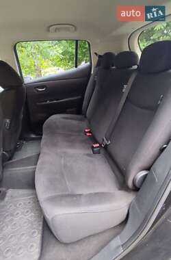 Хэтчбек Nissan Leaf 2015 в 