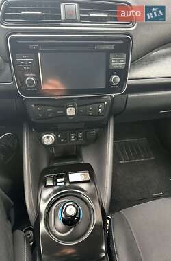 Хэтчбек Nissan Leaf 2019 в 