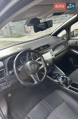 Хэтчбек Nissan Leaf 2019 в 
