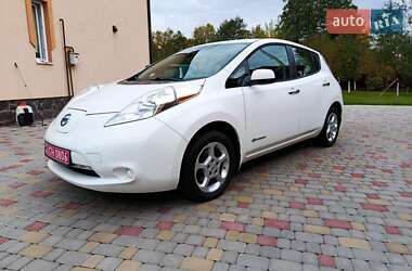 Хэтчбек Nissan Leaf 2013 в 