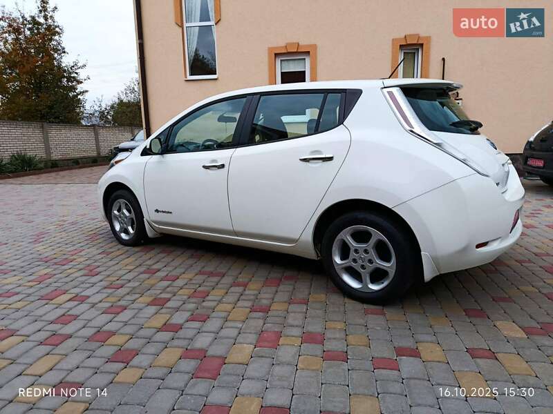 Хетчбек Nissan Leaf 2013 в Івано-Франківську