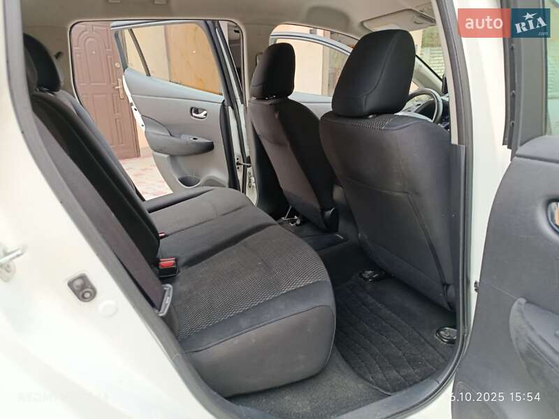 Хетчбек Nissan Leaf 2013 в Івано-Франківську